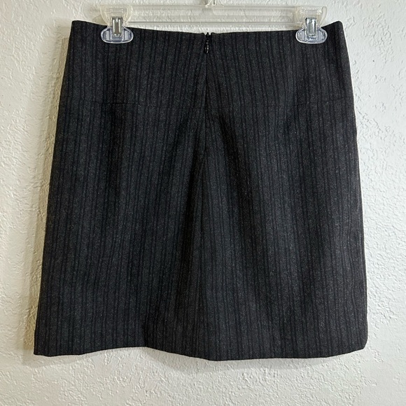 Banana Republic Dark Gray Ribbed Mini Skirt Size 2 - Picture 6 of 9